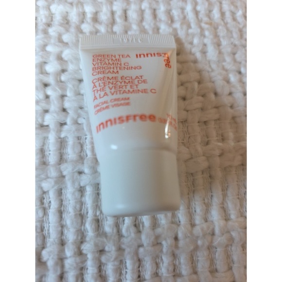 InnIsFree Other - INNISFREE Green Tea Enzyme Vitamin C Brightening Cream 0.33 fl oz‎ Sealed New